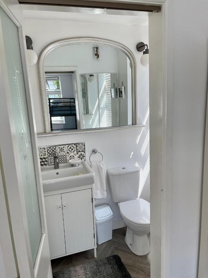 Warmley Barrs Court Beds B&B 외부 사진